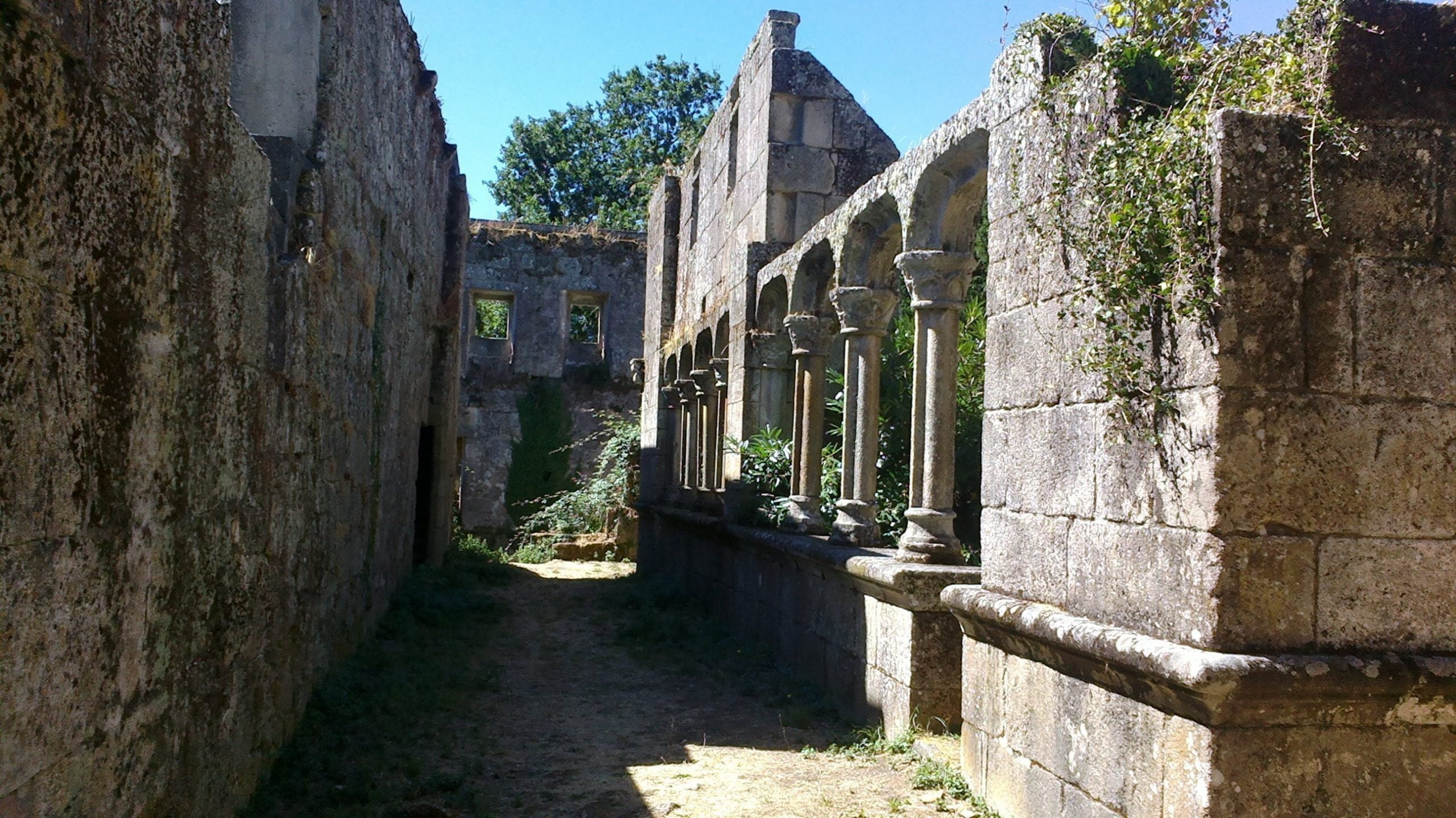 Mosteiro Bon Xesús Claustro